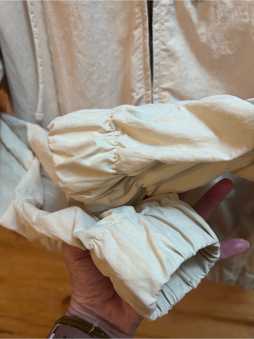 Vuori Ventana Hooded Jacket - Picture 13 of 15